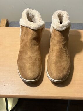 Clarks Women's Tan Suede Slip-On Booties with Cream Faux-Shearling